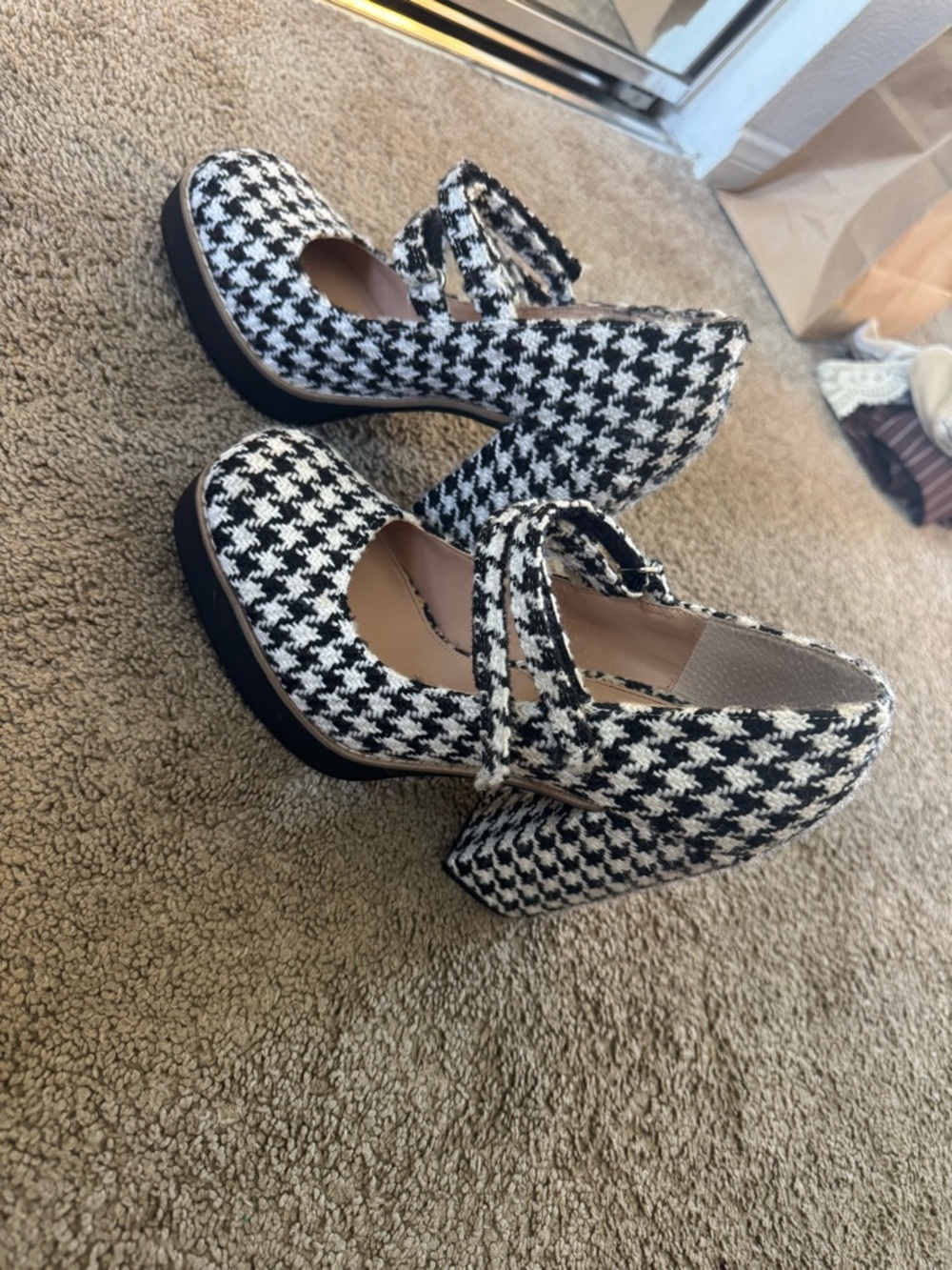 Steve Madden Black & White Houndstooth Mary Jane Platform Heels